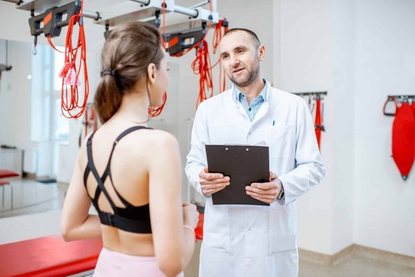 Quelle est la procédure de réhabilitation d'un animal marin après une marée noire?